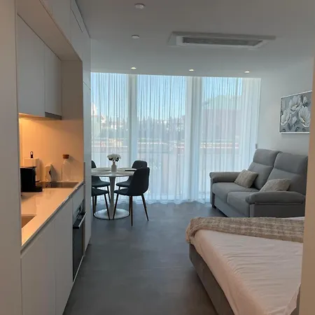 White River View 208 Apartment *